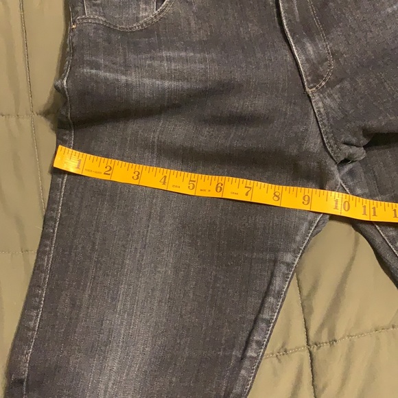 AG jeans, The Farrah Skinny, 26.5 inseam, 28-29, good condition.See measurements - Picture 8 of 8